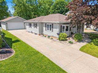 619 TAYLOR STREET, Little Chute, WI 54140