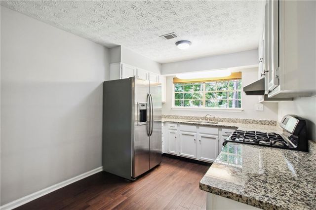 455 Barrington Drive W, Roswell, GA 30076