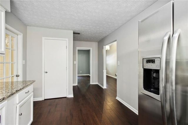 455 Barrington Drive W, Roswell, GA 30076