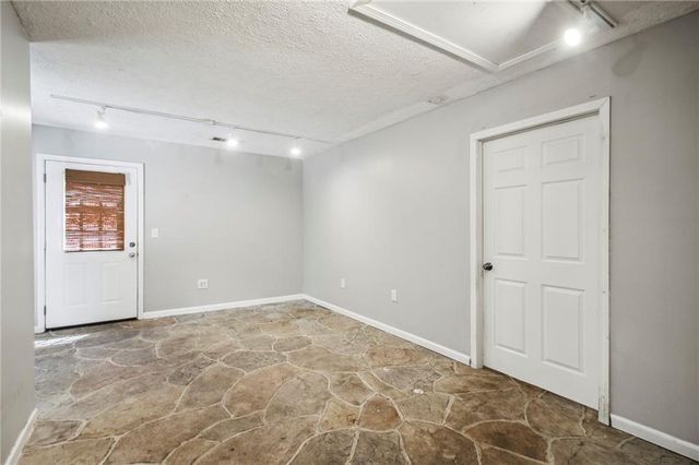 455 Barrington Drive W, Roswell, GA 30076
