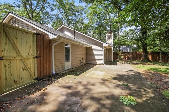 455 Barrington Drive W, Roswell, GA 30076
