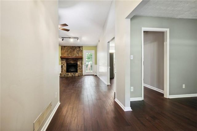 455 Barrington Drive W, Roswell, GA 30076