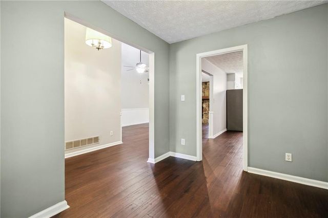 455 Barrington Drive W, Roswell, GA 30076
