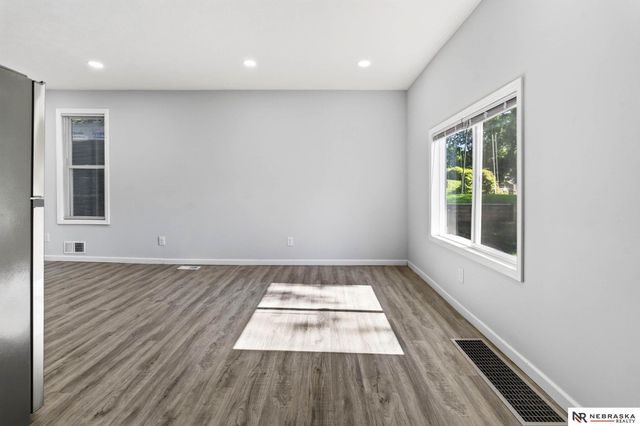 2506 N 66 Avenue, Omaha, NE 68104