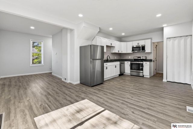 2506 N 66 Avenue, Omaha, NE 68104