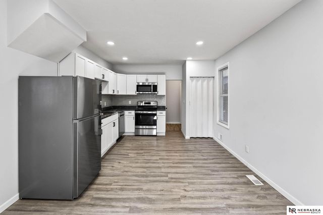 2506 N 66 Avenue, Omaha, NE 68104