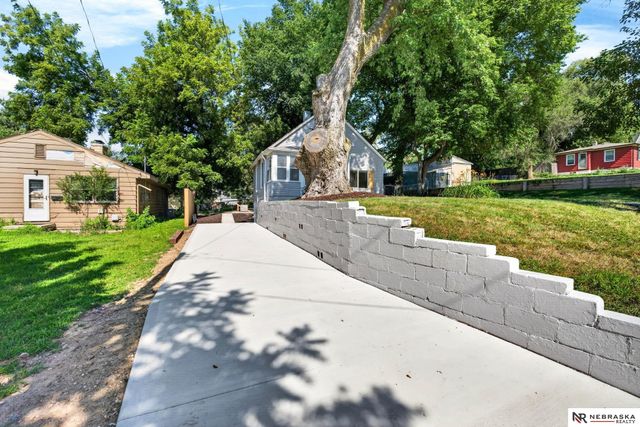 2506 N 66 Avenue, Omaha, NE 68104
