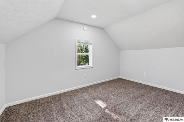 2506 N 66 Avenue, Omaha, NE 68104