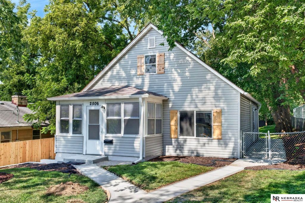 2506 N 66 Avenue, Omaha, NE 68104