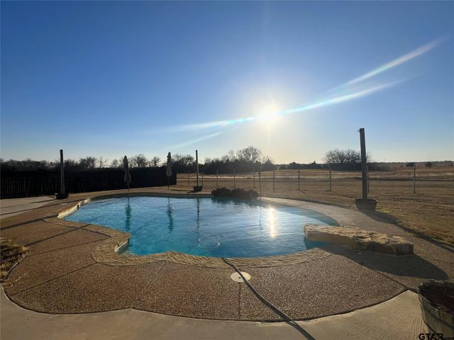 337 CR 4719, Cumby, TX 75433