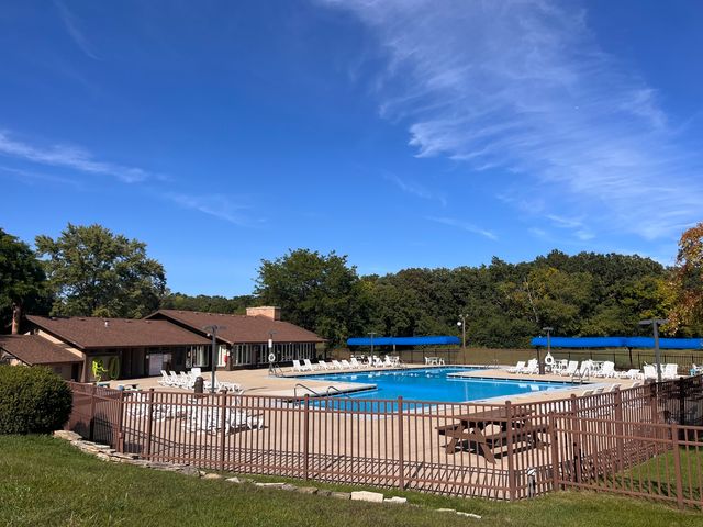 50 Oak Hill Colony 7, Fox Lake, IL 60020