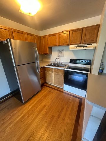50 Oak Hill Colony 7, Fox Lake, IL 60020