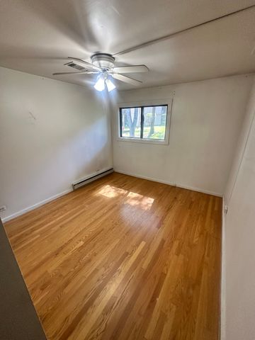 50 Oak Hill Colony 7, Fox Lake, IL 60020