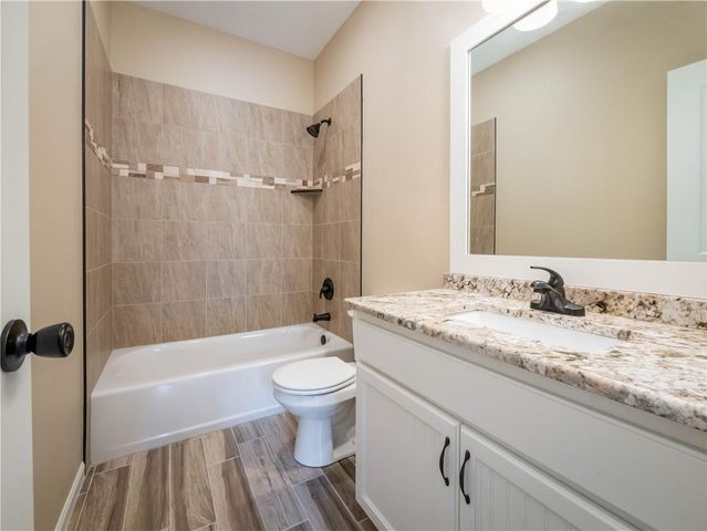 1305 NE White Oaks Lane, Oak Grove, MO 64075