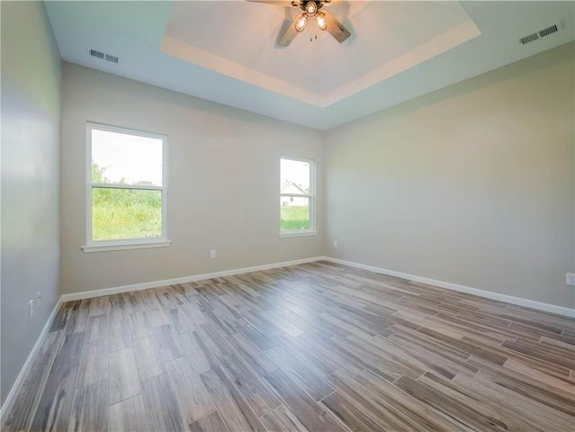 1305 NE White Oaks Lane, Oak Grove, MO 64075