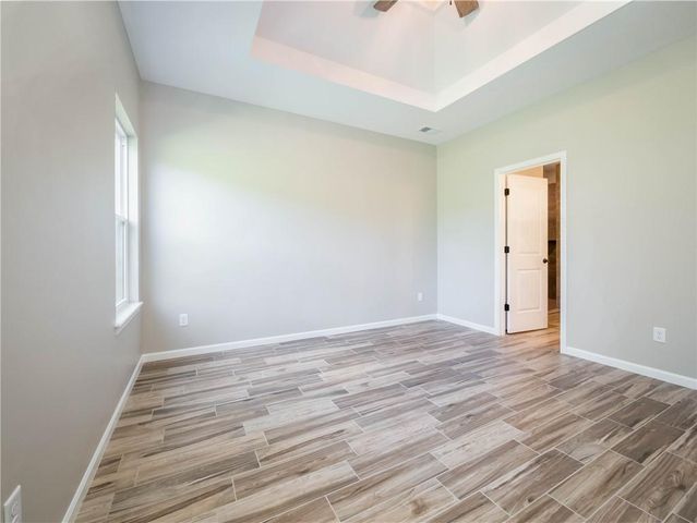 1305 NE White Oaks Lane, Oak Grove, MO 64075