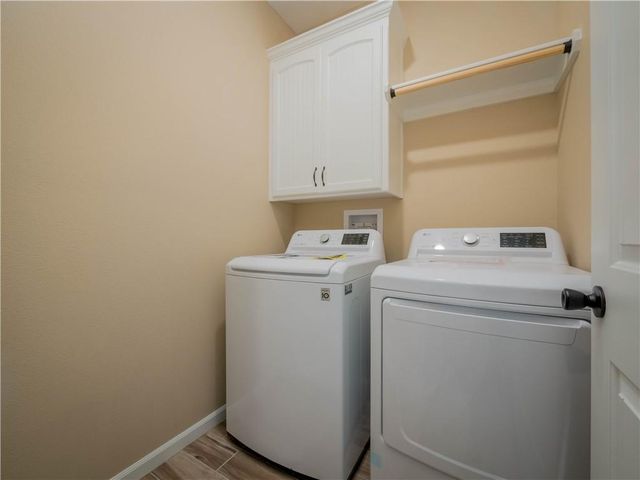 1305 NE White Oaks Lane, Oak Grove, MO 64075