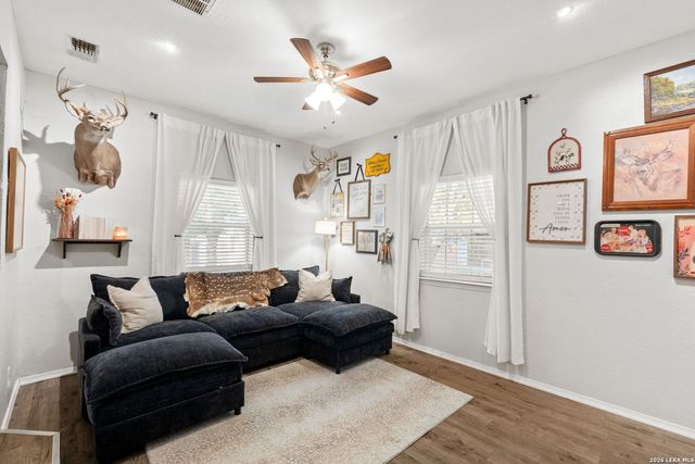 1214 London St, Castroville, TX 78009