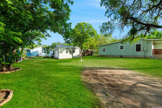 1214 London St, Castroville, TX 78009