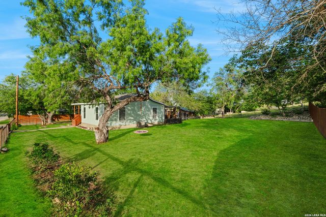 1214 London St, Castroville, TX 78009