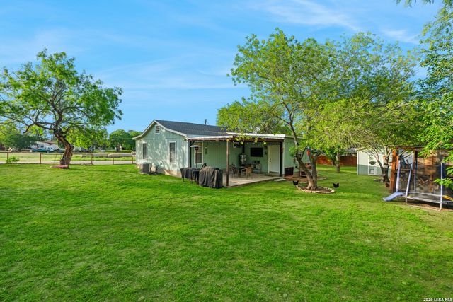 1214 London St, Castroville, TX 78009