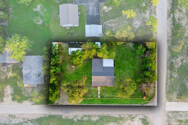 1214 London St, Castroville, TX 78009