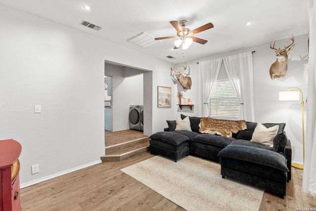 1214 London St, Castroville, TX 78009