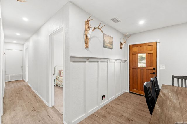 1214 London St, Castroville, TX 78009