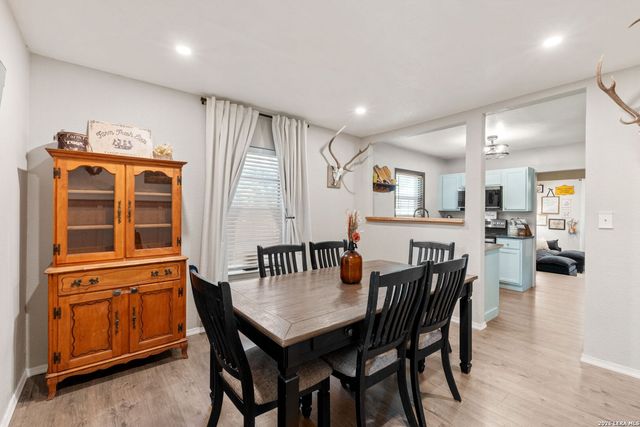 1214 London St, Castroville, TX 78009