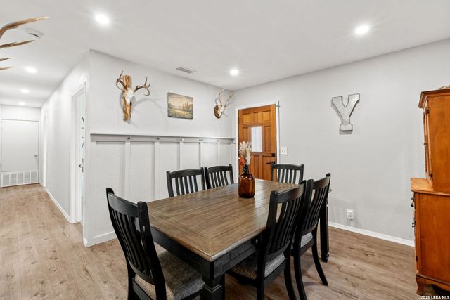 1214 London St, Castroville, TX 78009