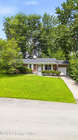 7404 Royalwood Dr, Louisville, KY 40214