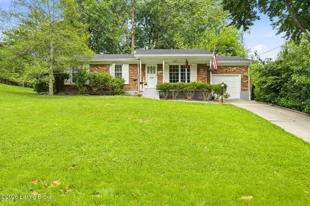 7404 Royalwood Dr, Louisville, KY 40214