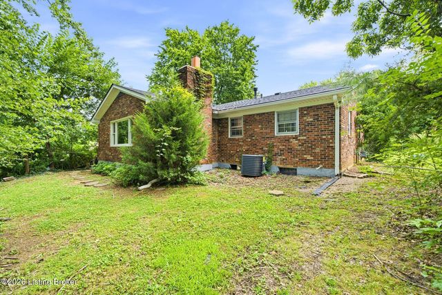 7404 Royalwood Dr, Louisville, KY 40214