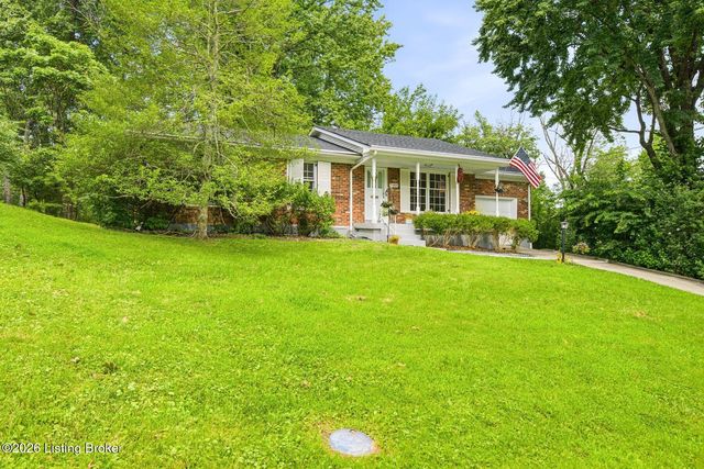 7404 Royalwood Dr, Louisville, KY 40214
