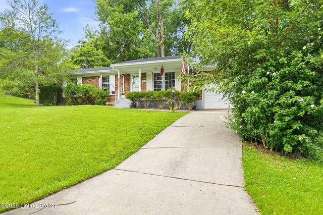 7404 Royalwood Dr, Louisville, KY 40214