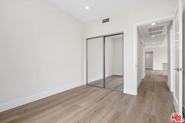 11042 La Maida Street 202, North Hollywood (los Angeles), CA 91601