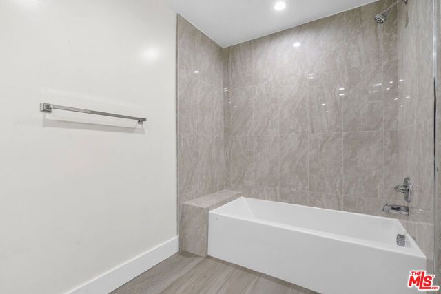 11042 La Maida Street 202, North Hollywood (los Angeles), CA 91601