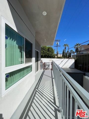 11042 La Maida Street 202, North Hollywood (los Angeles), CA 91601