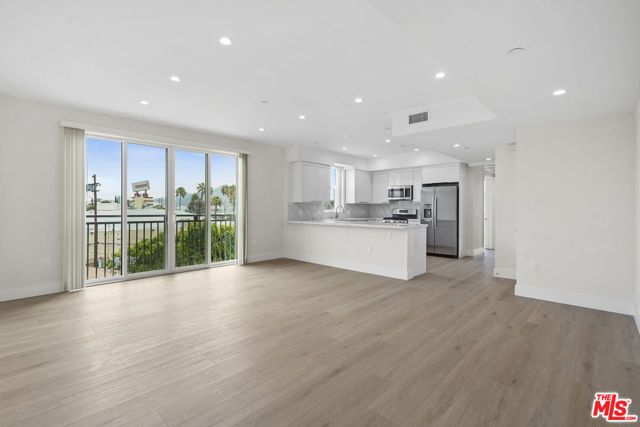 11042 La Maida Street 202, North Hollywood (los Angeles), CA 91601