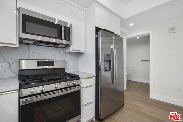 11042 La Maida Street 202, North Hollywood (los Angeles), CA 91601