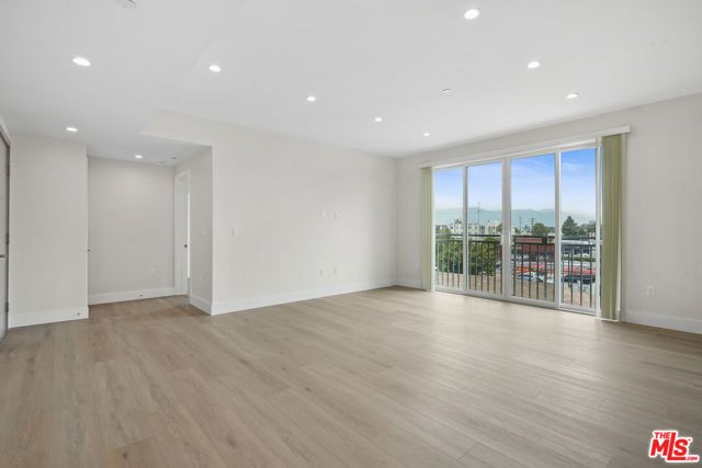 11042 La Maida Street 202, North Hollywood (los Angeles), CA 91601
