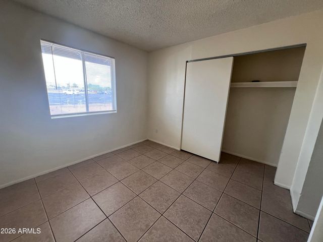 8321 N 61st Avenue 2, Glendale, AZ 85302