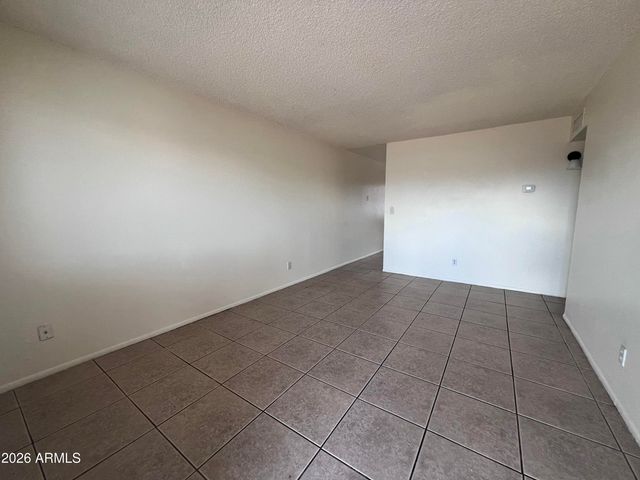 8321 N 61st Avenue 2, Glendale, AZ 85302