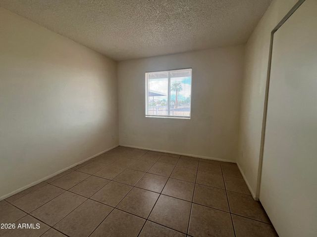 8321 N 61st Avenue 2, Glendale, AZ 85302