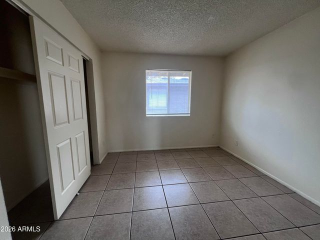 8321 N 61st Avenue 2, Glendale, AZ 85302