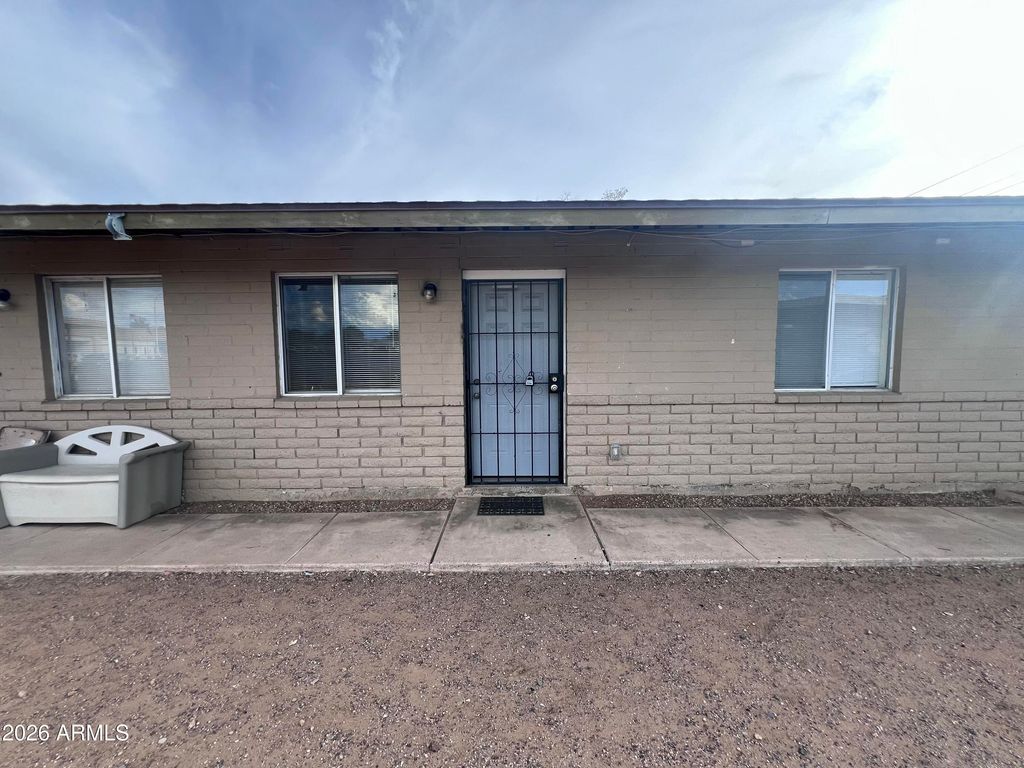 8321 N 61st Avenue 2, Glendale, AZ 85302