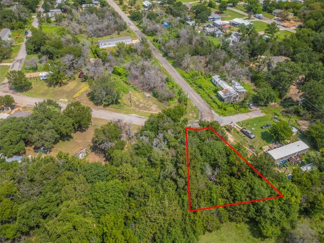 3117 Lynnwood Drive, Granbury, TX 76048