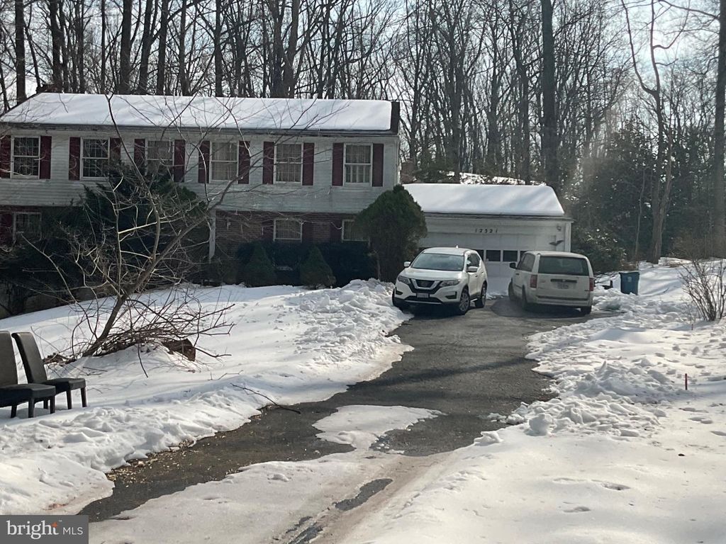 12321 FOLKSTONE DR, Herndon, VA 20171