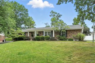 419 Trail Grove Court, Ballwin, MO 63011