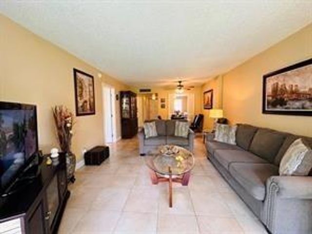 3099 NW 48th Avenue 253, Lauderdale Lakes, FL 33313